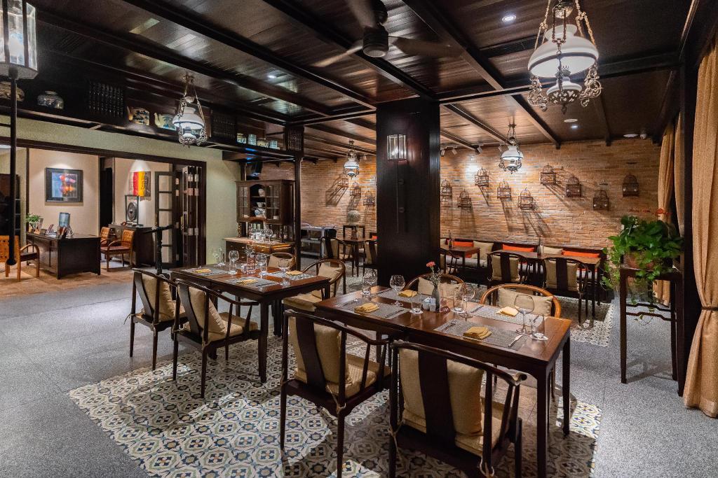 Little Riverside Hoi An . A Luxury Hotel & Spa Экстерьер фото The interior of the restaurant