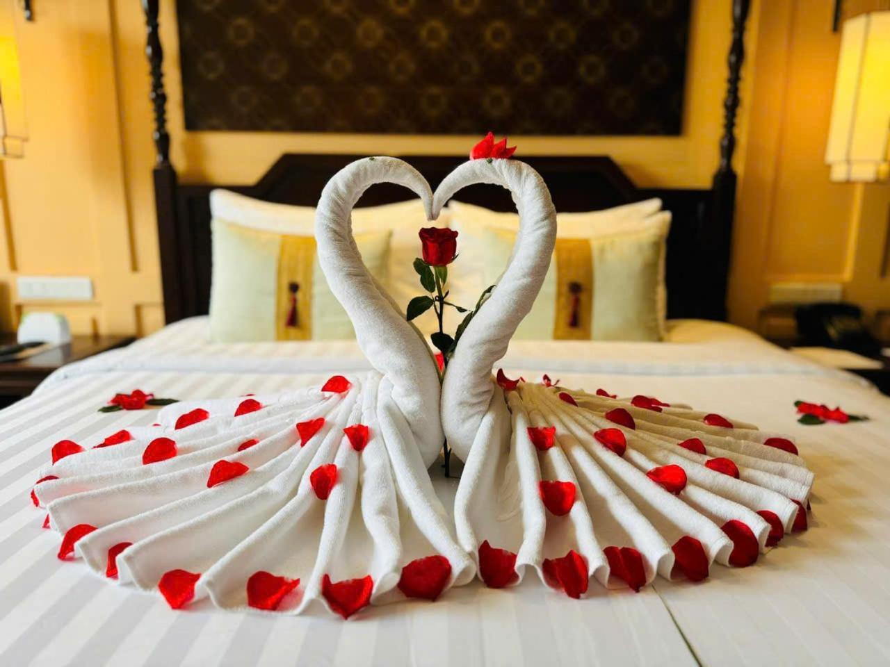 Little Riverside Hoi An . A Luxury Hotel & Spa Экстерьер фото
