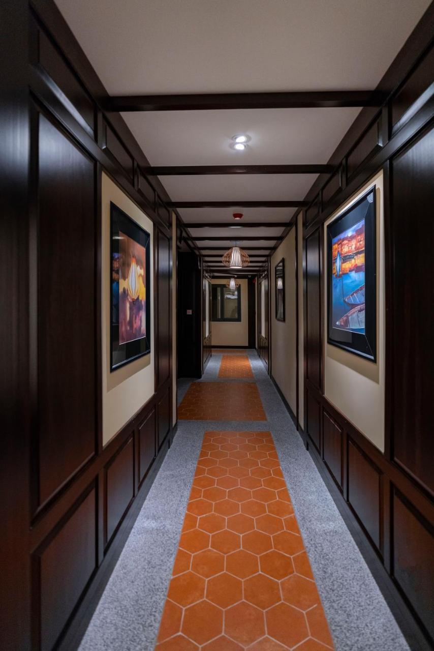 Little Riverside Hoi An . A Luxury Hotel & Spa Экстерьер фото A hallway on the 10th floor of the hotel