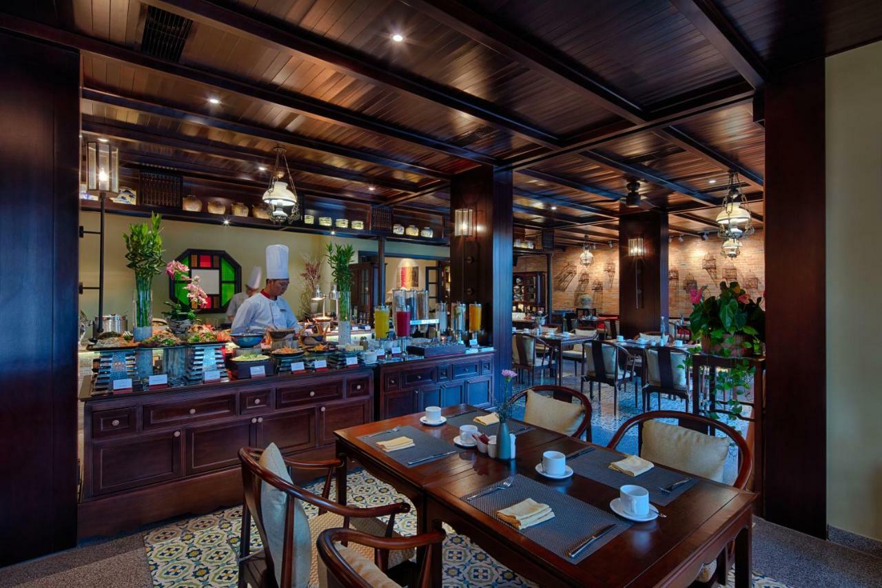 Little Riverside Hoi An . A Luxury Hotel & Spa Экстерьер фото The restaurant at the hotel